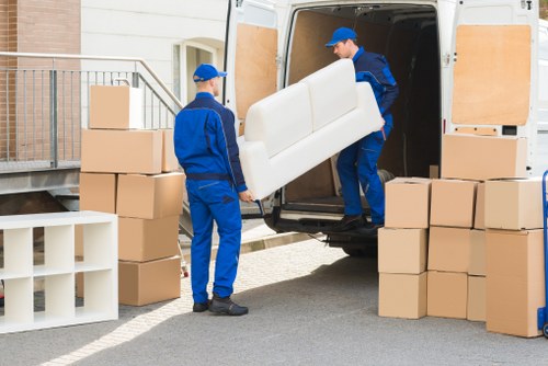 Local moving team handling access challenges in Crayford