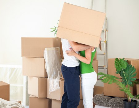Packing and transporting student belongings from a Crayford shared house